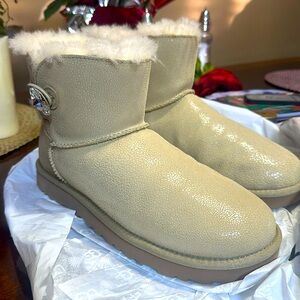 Swarvoski Uggs